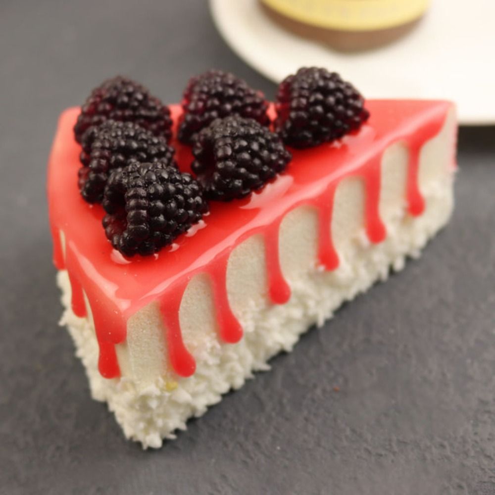 Vivid Triangular Cake Simulati - Shop Home Fragrance recension och pris